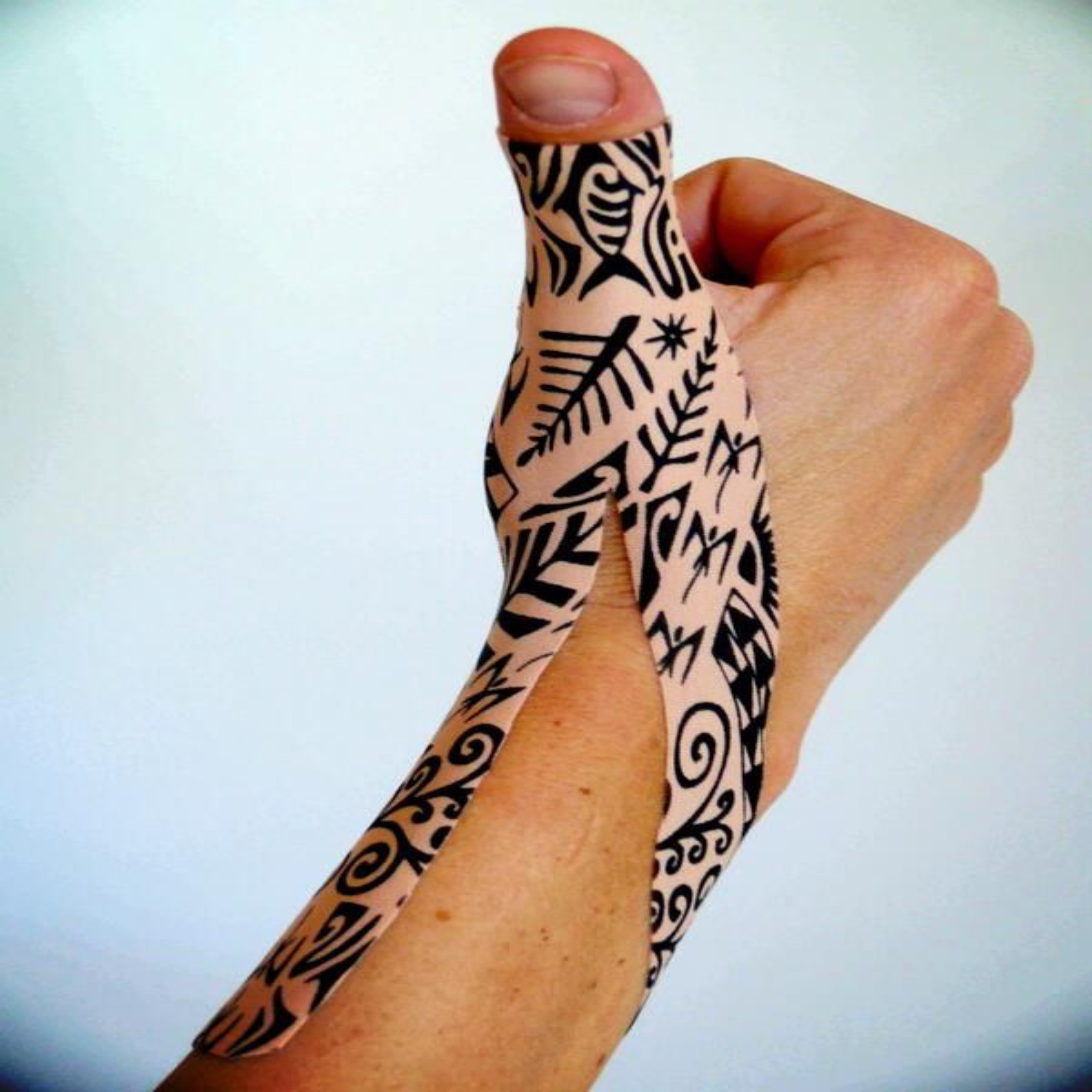 Nylon Four-Sided Elastic Kinesiology Tape Nylon Four-Sided Elastic Kinesiology Tape